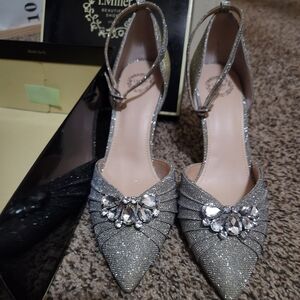 Dazzling Silver Women's Heels with Crystal Embellishments